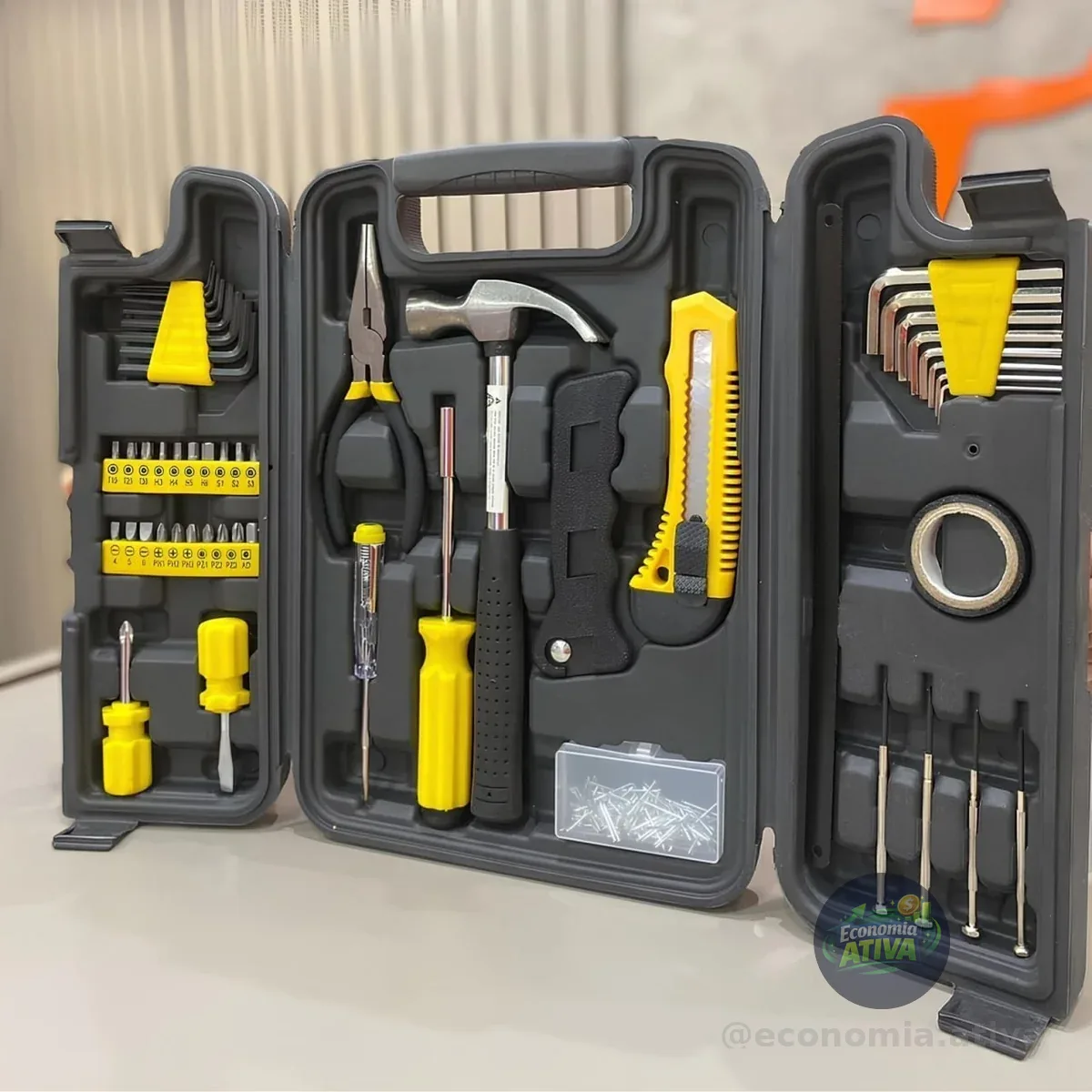 Kit Jogo De Ferramentas 200 Peças Com Maleta Resistente - Titanium Platina Amarelo/preto