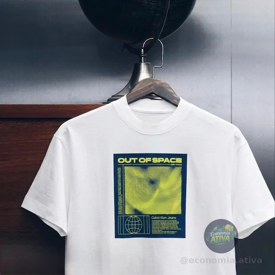 Camiseta Calvin Klein Jeans Masculina Out Of Space Branca