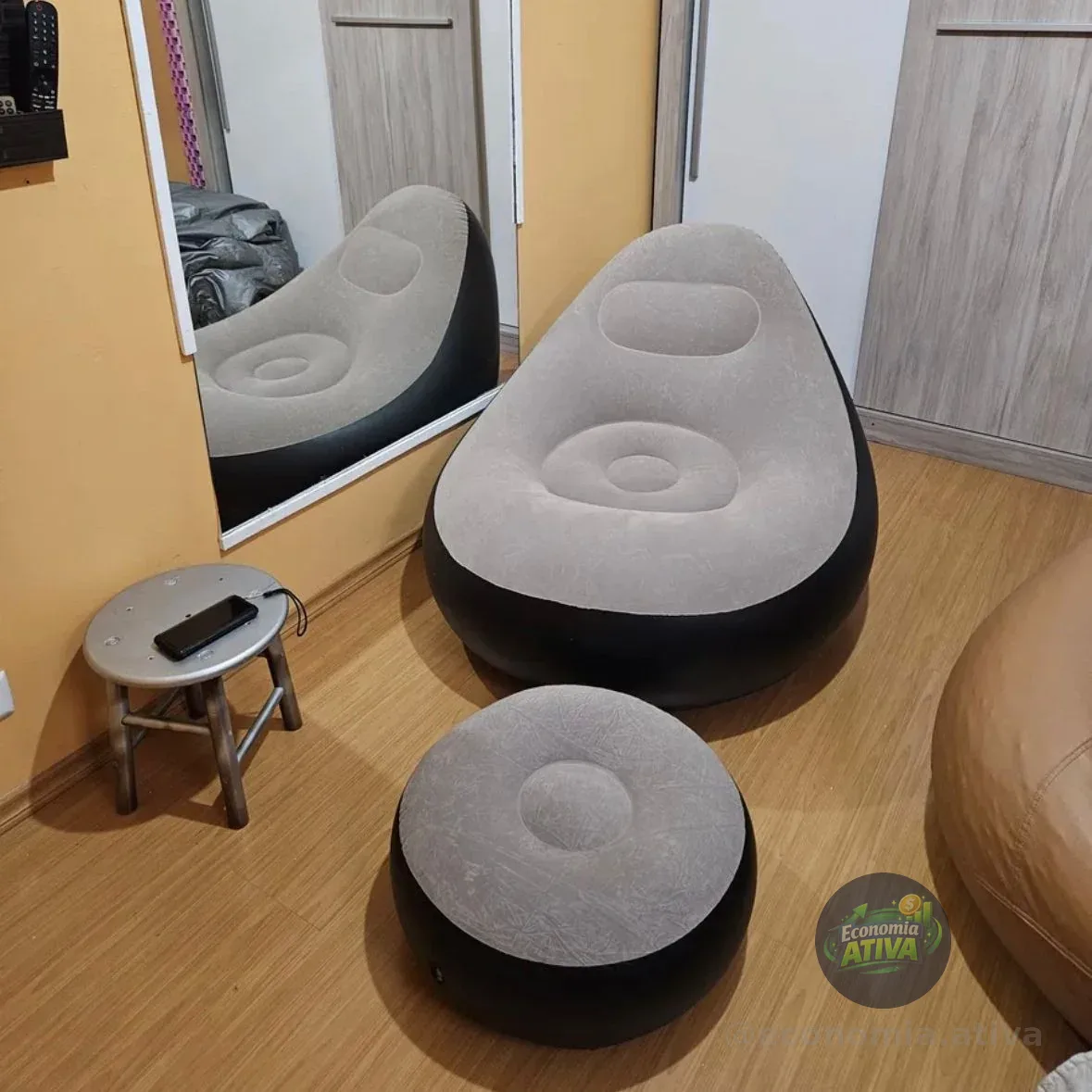 Poltrona Inflável Ultra Lounge Com Pufe Sofá Preguiçoso Cor Marrom