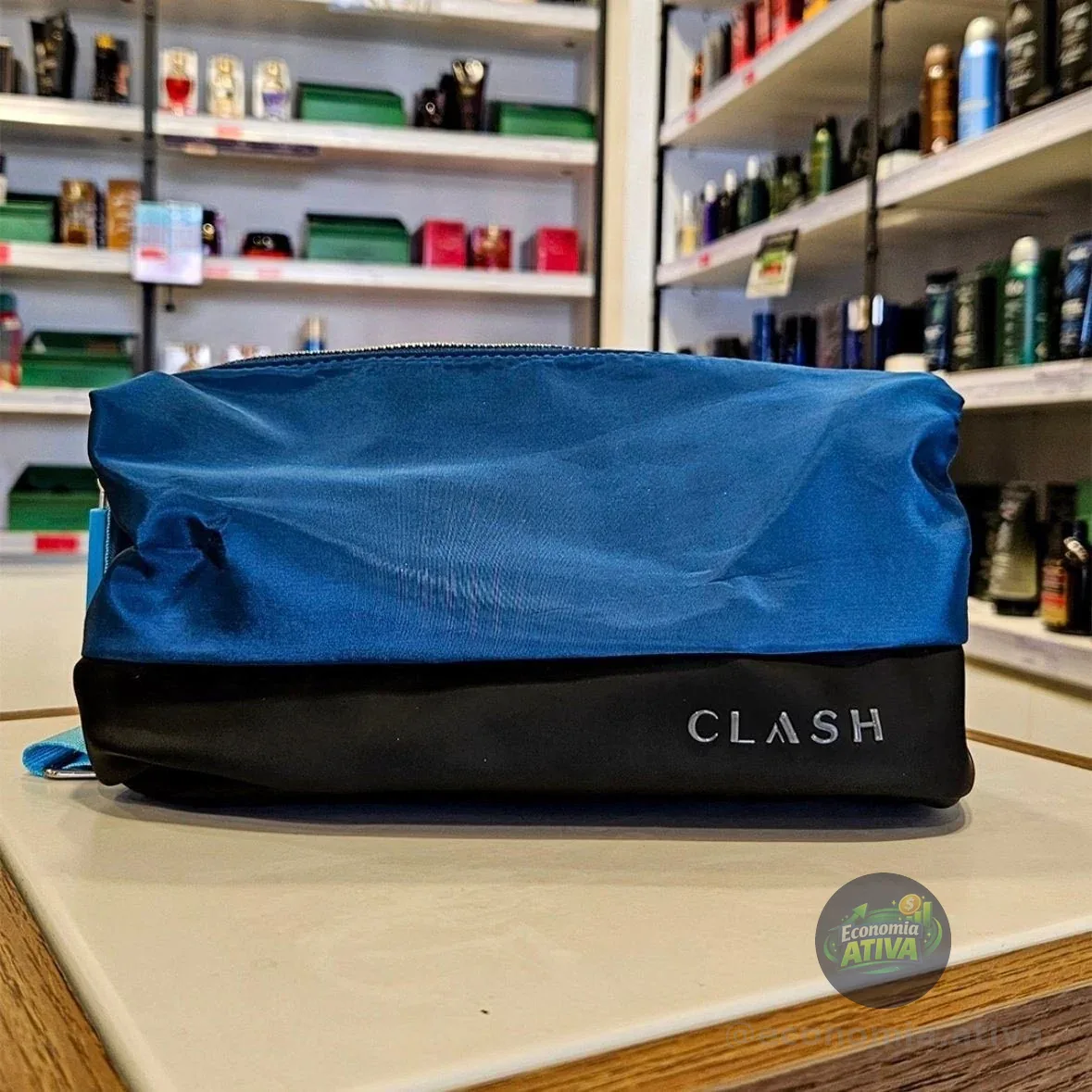 O Boticário Clash Nécessaire Azul-petróleo Liso