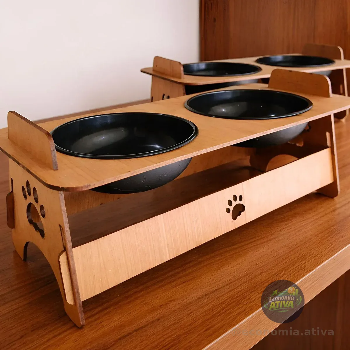 Comedouro Elevado em MDF para Cachorro e Gato