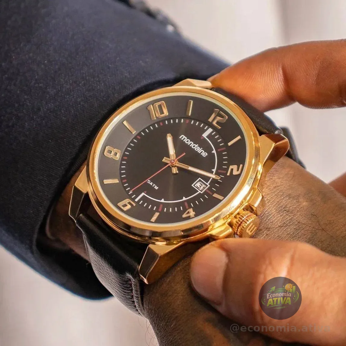 Relógio Masculino Mondaine Couro Preto Social Com Calendário Dourado