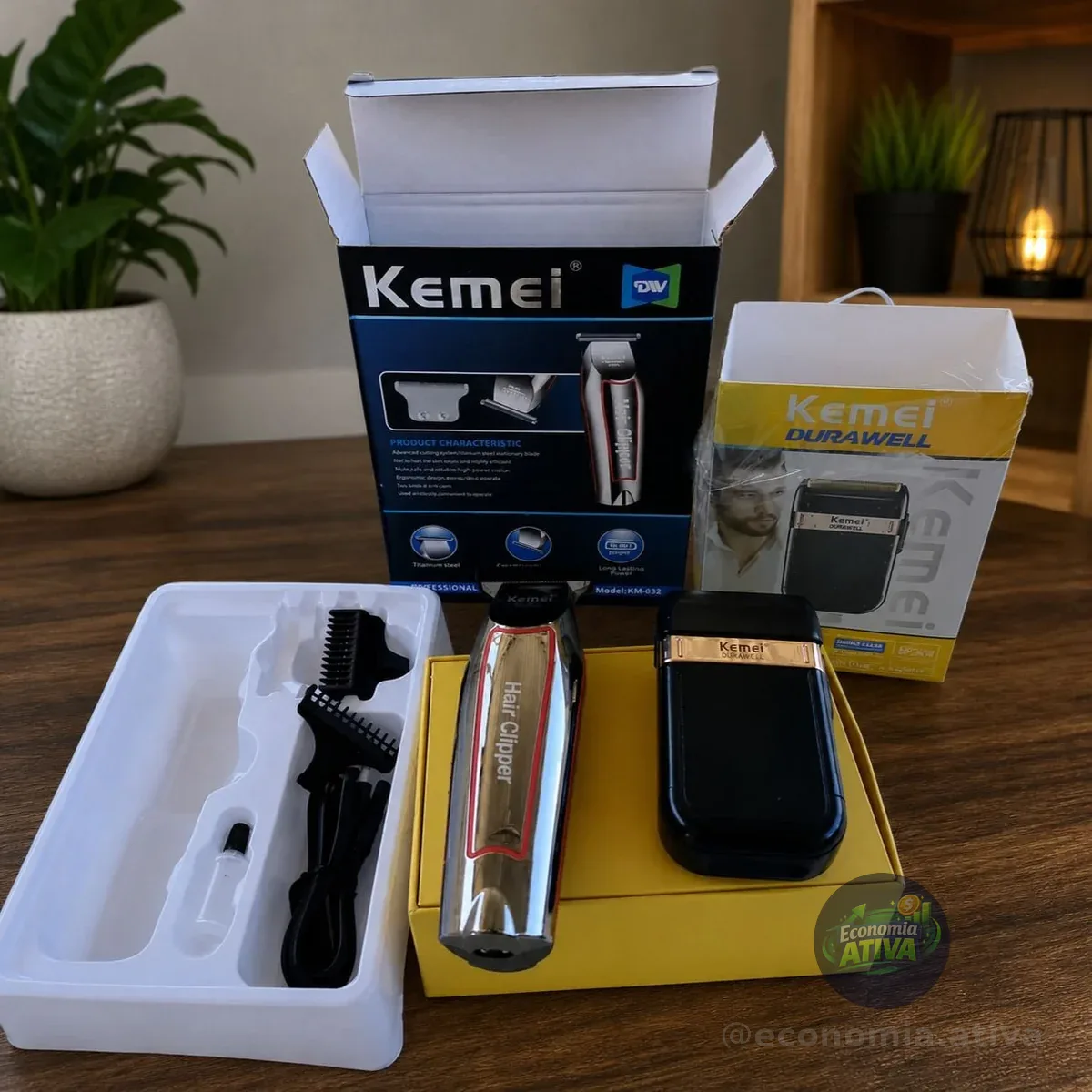 Máquina De Cortar Cabelo Kemei Km-032 Sem Fio 3 Pentes Bivolt Prateado 127/220v