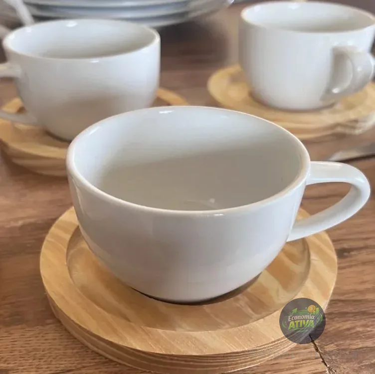 Jogo 6 Xicaras Porcelana Cafe Chá Com Pires Madeira 12 Peças