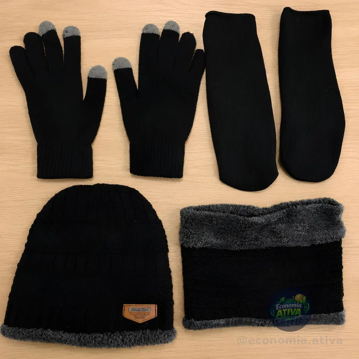 Kit Inverno Touca Gorro Com Cachecol Luva E Meia Térmica Preto Un Liso