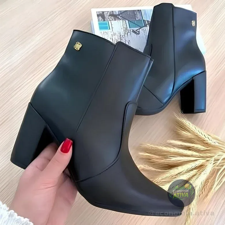 Bota Bico Fino Coturno Feminino Cano Curto Salto Confortável