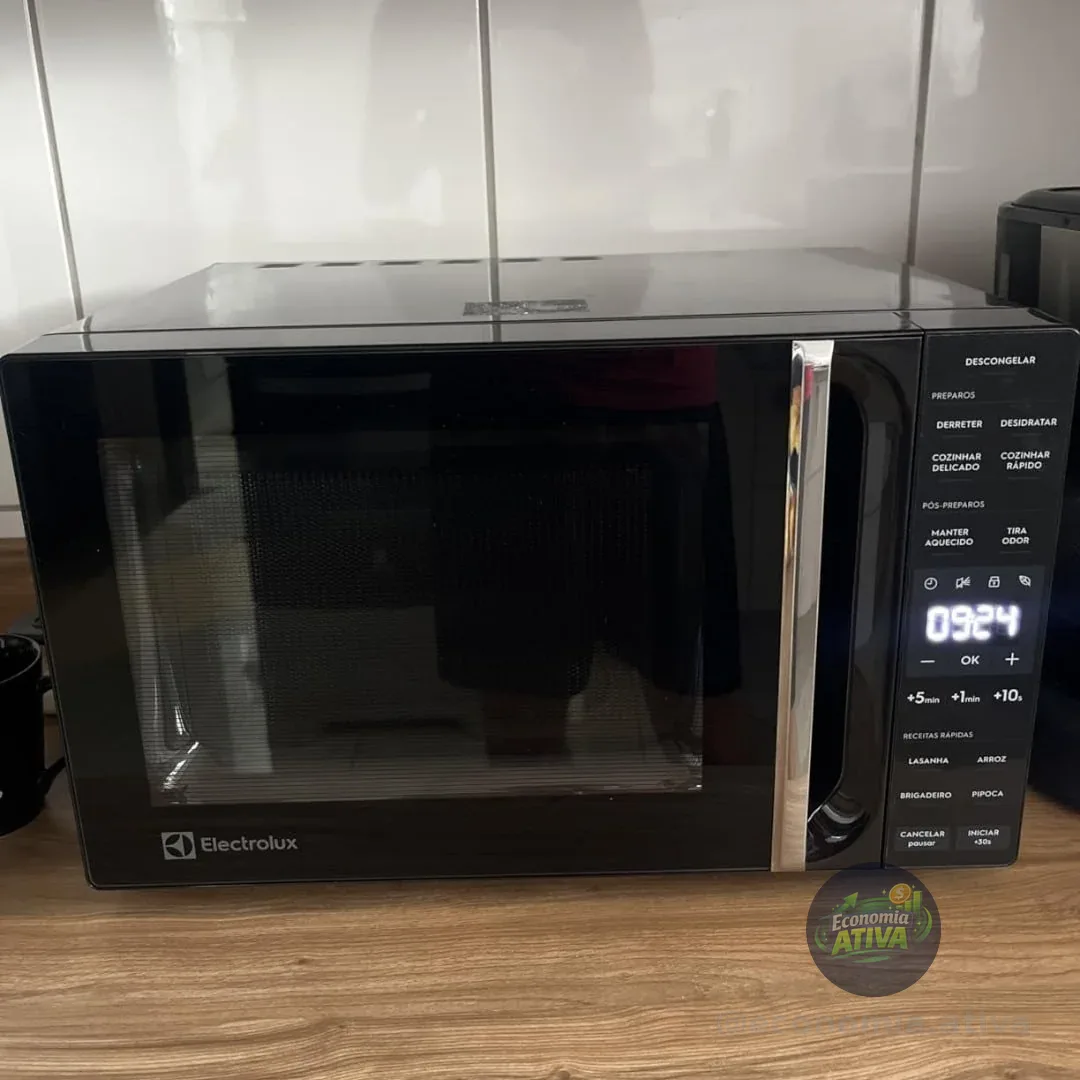 Micro-ondas Electrolux 23l Preto Efficient Com Descongelamento Assistido (me23p 220v