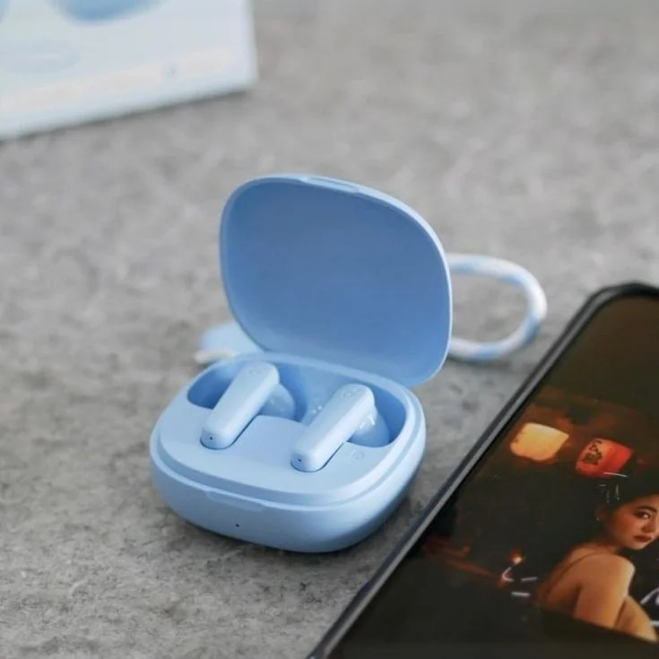 Fone De Ouvido Soundcore By Anker P20i Graves Poderosos E Impactantes Bluetooth 5.3 30h De Reprodução Resistência À Água 2 Mics Ia Para Chamadas Claras Personalização De Som Via App Cor Azul-claro