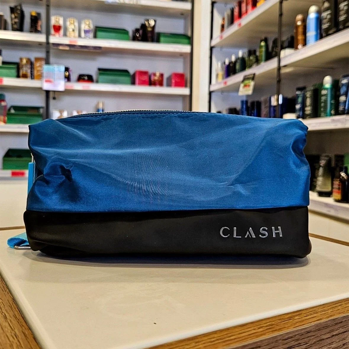 O Boticário Clash Nécessaire Azul-petróleo Liso