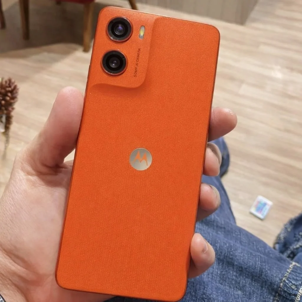Smartphone Motorola Moto g06-128GB 12GB (4GB RAM + 8GB Ram Boost) e Camera 50MP com AI Bateria de 5200 mAh Tela 6.9" - Laranja
