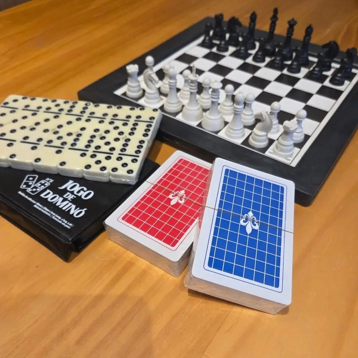 Kit 2 Baralhos, Dominó De Osso E Xadrez