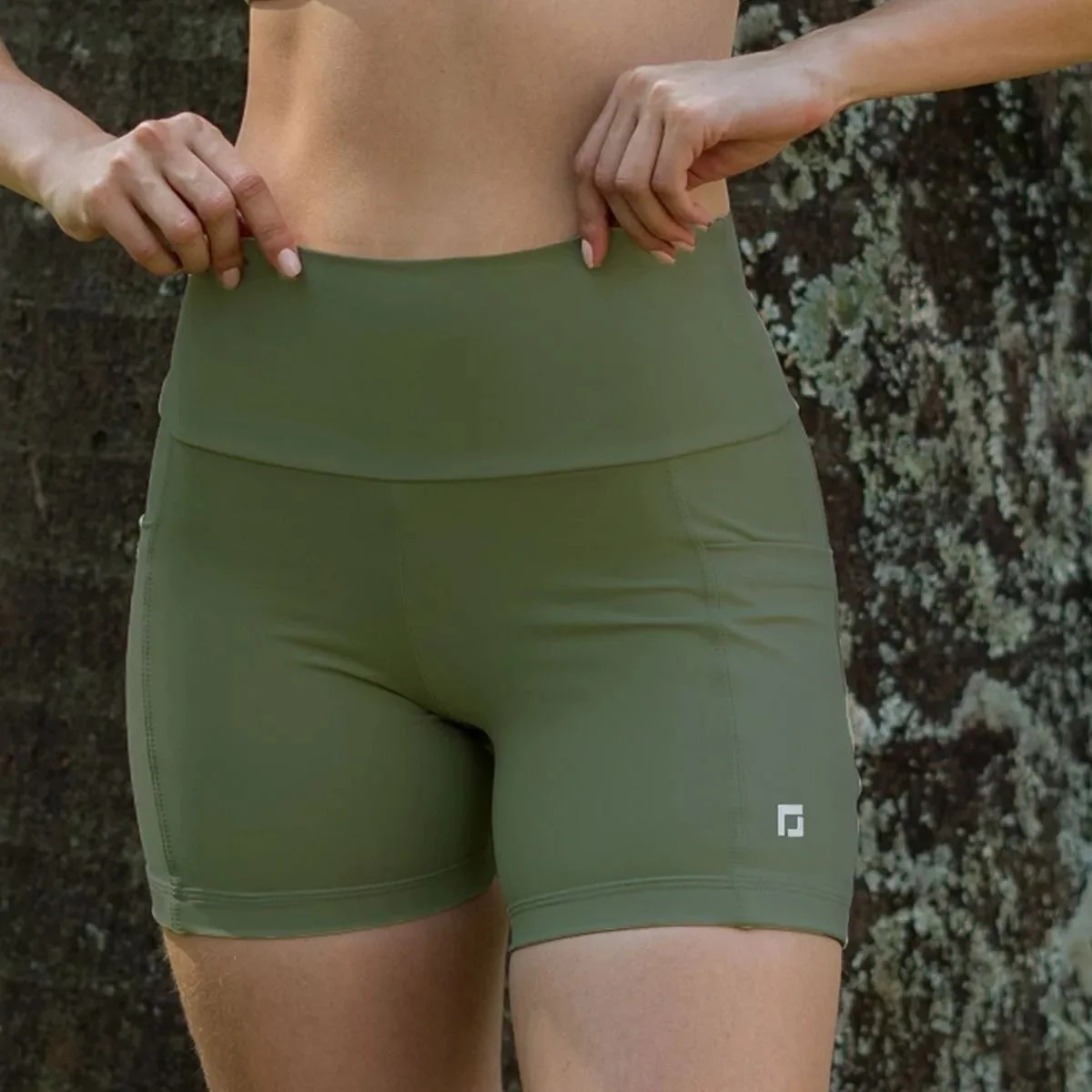 Short Academia Feminino Com Bolsos